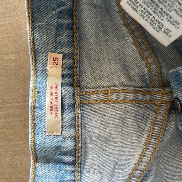 Levi's Ribcage Denim Short- Tango Pulse, Size 25 - Picture 5 of 8